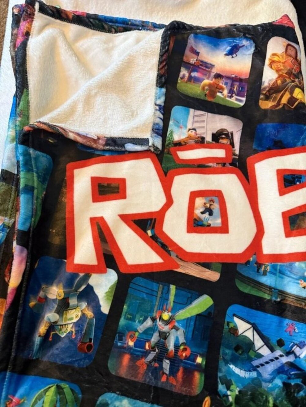 Roblox 50x40 Blanket - Picture 3 of 3